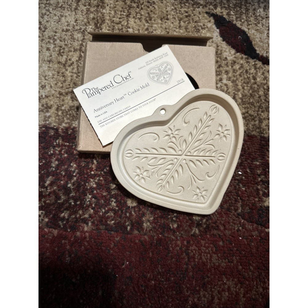 The Pampered Chef 2000 Anniversary Heart Cookie Mold 2918 New In Box Made In USA